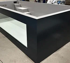Piscina de Polipropileno 6,50 × 2,50 m con Ventana Panorámica de 4 m – Equipamiento Premium