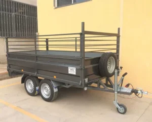 Remolque Basculante Hidráulico Manual 2000 kg – 300 × 170 × 50 cm – Doble Eje AL-KO con Ruedas Bajo Chasis