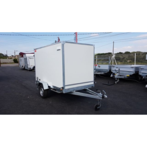 Remolque Furgón Cerrado BORO F2513P – 500/750 kg – 248 × 134 × 150 cm – Plataforma de Carga y Eje KNOTT