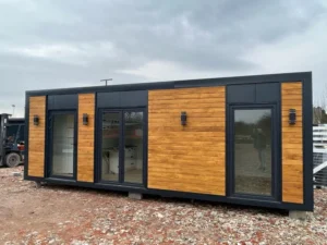 Contenedor Habitable Premium 8 × 3 m – 24 m² con Baño y Cocina Equipada
