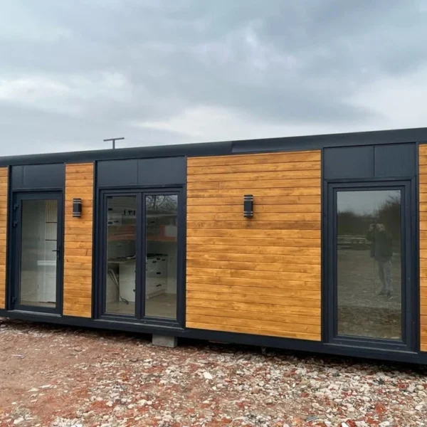 Contenedor Habitable Premium 8 × 3 m – 24 m² con Baño y Cocina Equipada